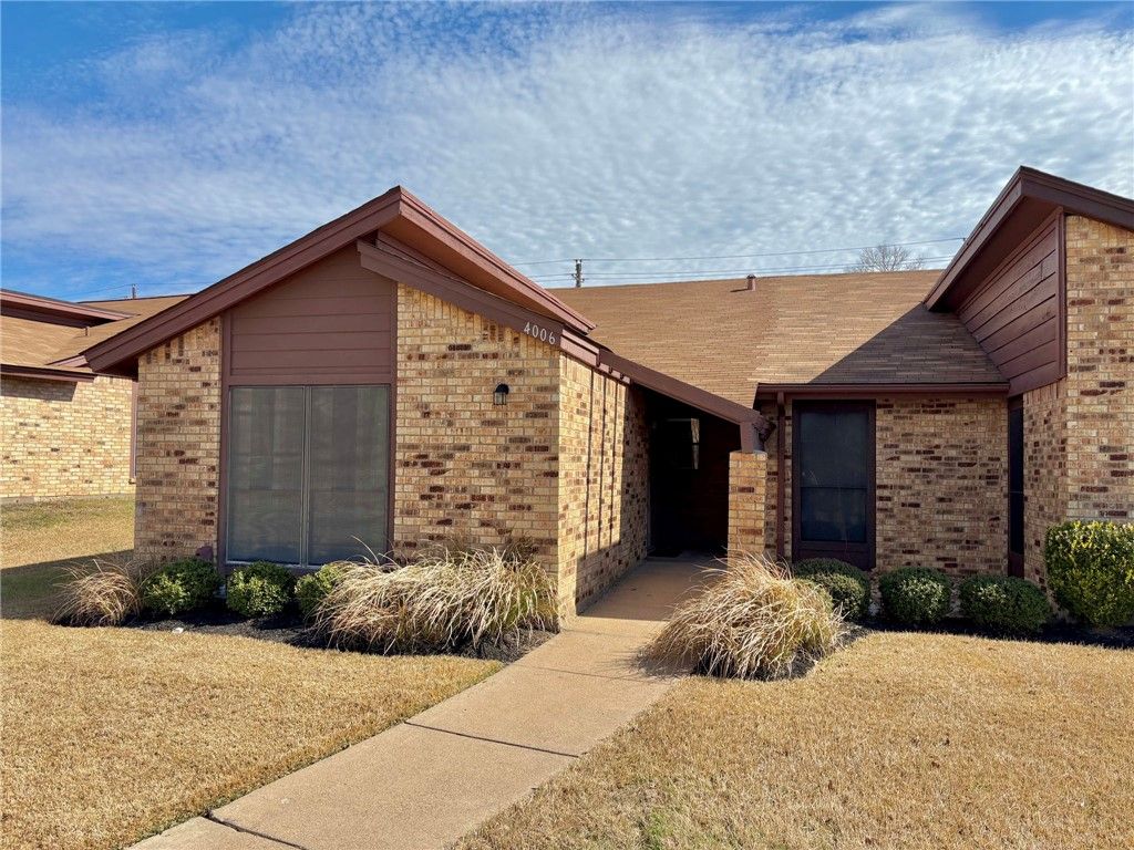 Photo of 4006 Woodcrest Drive, Bryan, TX 77802 (MLS # 26001606)