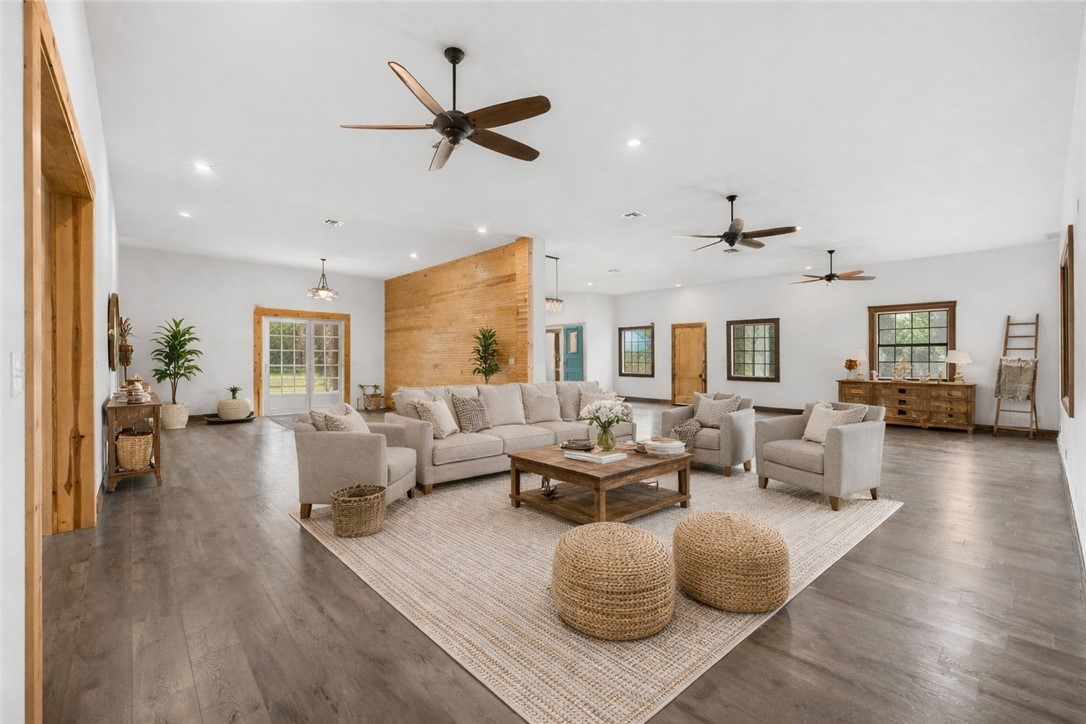 306 Tanglewood Lane