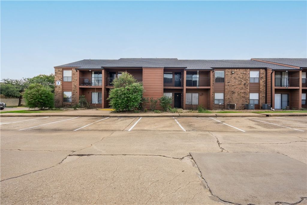 Photo of 904 University Oaks Boulevard #90, College Station, TX 77840 (MLS # 26004727)