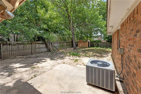 Tiny photo for 3015 Red Robin Loop, Bryan, TX 77802 (MLS # 26009080)