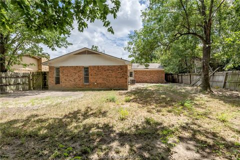 Tiny photo for 3015 Red Robin Loop, Bryan, TX 77802 (MLS # 26009080)