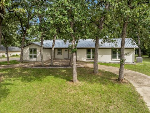 73 Fairway Dr Hilltop Lakes TX 77871