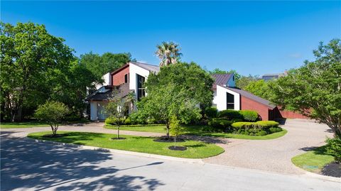 Tiny photo for 8604 Creekview Court, College Station, TX 77845 (MLS # 26001580)