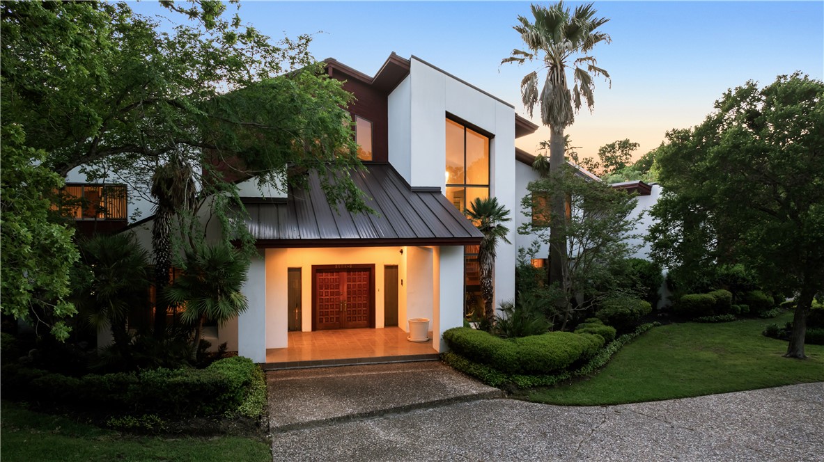 8604 Creekview Court