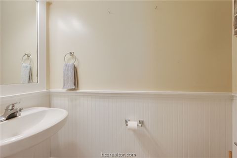 Tiny photo for 1725 Harvey Mitchell Pkwy S #411, College Station, TX 77840 (MLS # 26005225)