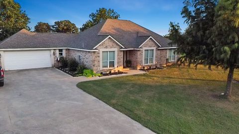 214 Apache Drive Franklin TX 77856