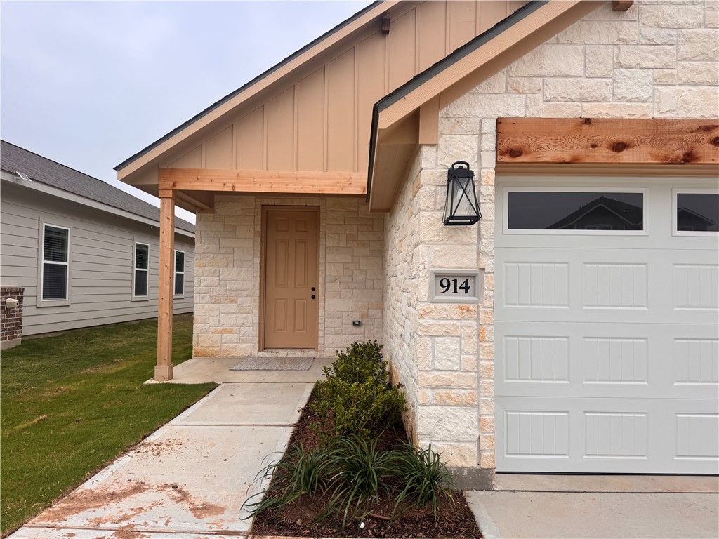 Photo of 914 Fork Court, College Station, TX 77845 (MLS # 26003964)