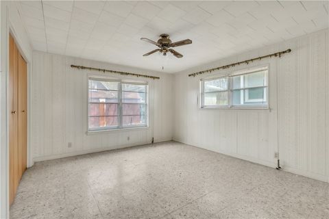 Tiny photo for 405 E Brown Street, Hearne, TX 77859 (MLS # 26002754)