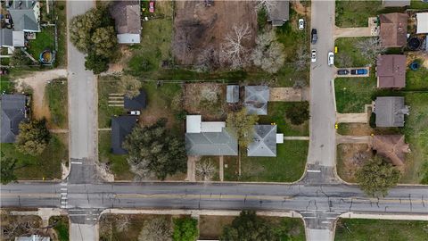 Tiny photo for 405 E Brown Street, Hearne, TX 77859 (MLS # 26002754)