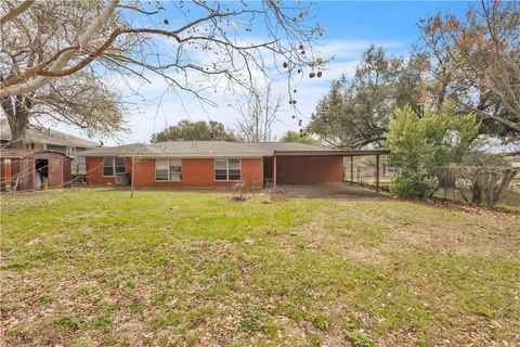 Tiny photo for 405 E Brown Street, Hearne, TX 77859 (MLS # 26002754)