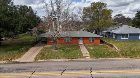Tiny photo for 405 E Brown Street, Hearne, TX 77859 (MLS # 26002754)