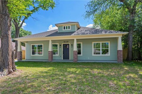 Photo of 909 E 26th St, Bryan, TX 77803 (MLS # 26004543)