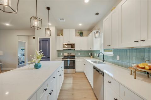 Tiny photo for 909 E 26th St, Bryan, TX 77803 (MLS # 26004543)