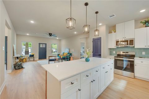 Tiny photo for 909 E 26th St, Bryan, TX 77803 (MLS # 26004543)