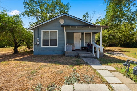 Photo of 709 E Martin Luther King Jr Street, Bryan, TX 77803 (MLS # 26011014)