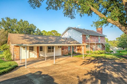 Tiny photo for 301 Cedar Circle Cir, Brenham, TX 77833 (MLS # 25012006)