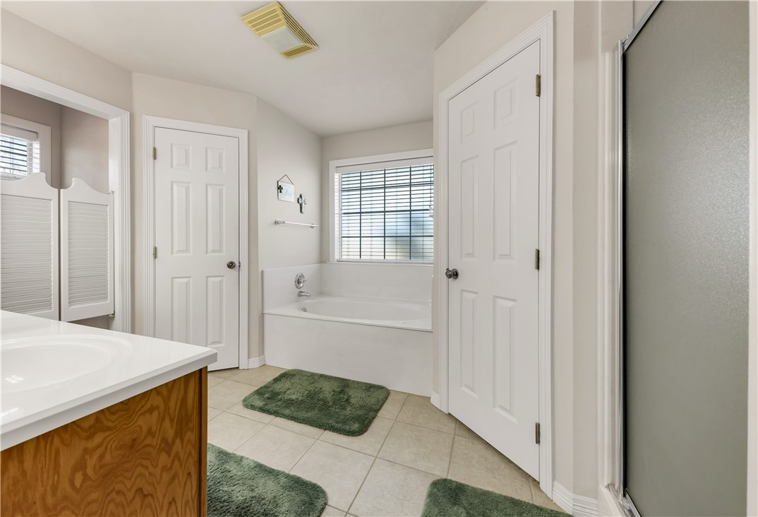 Bryan, Texas 77808, United States, 4 Bedrooms Bedrooms, ,2 BathroomsBathrooms,Residential,Pending,24390