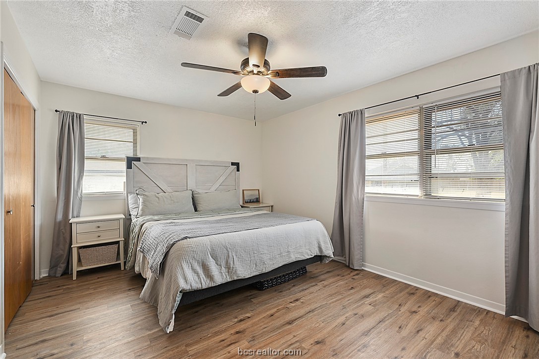 300 W Bullard Street W