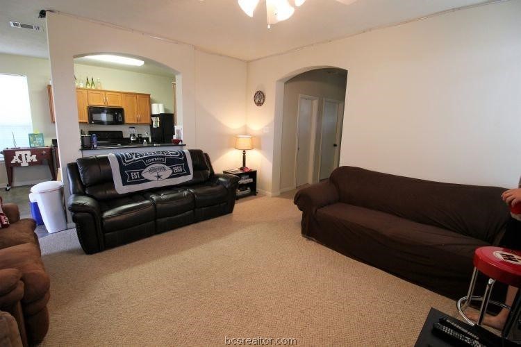 College Station, Texas 77845, United States, 4 Bedrooms Bedrooms, ,4 BathroomsBathrooms,Residential,Pending,62035