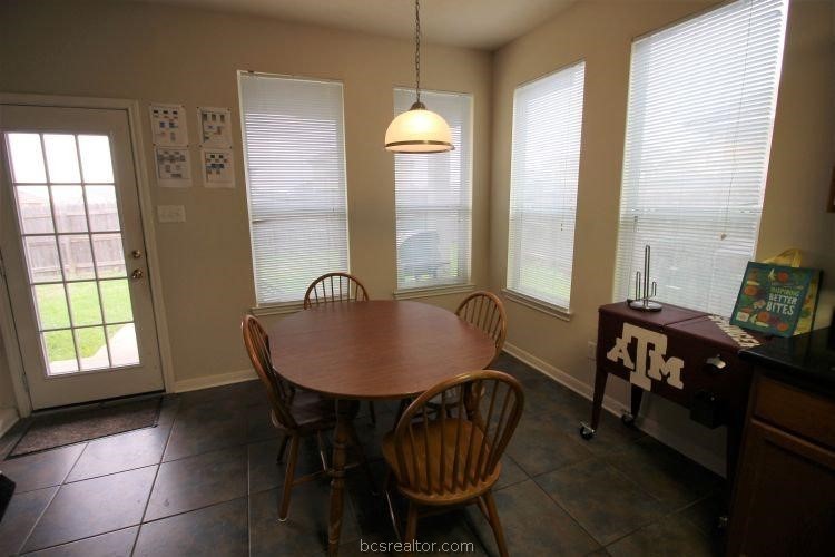 College Station, Texas 77845, United States, 4 Bedrooms Bedrooms, ,4 BathroomsBathrooms,Residential,Pending,62035