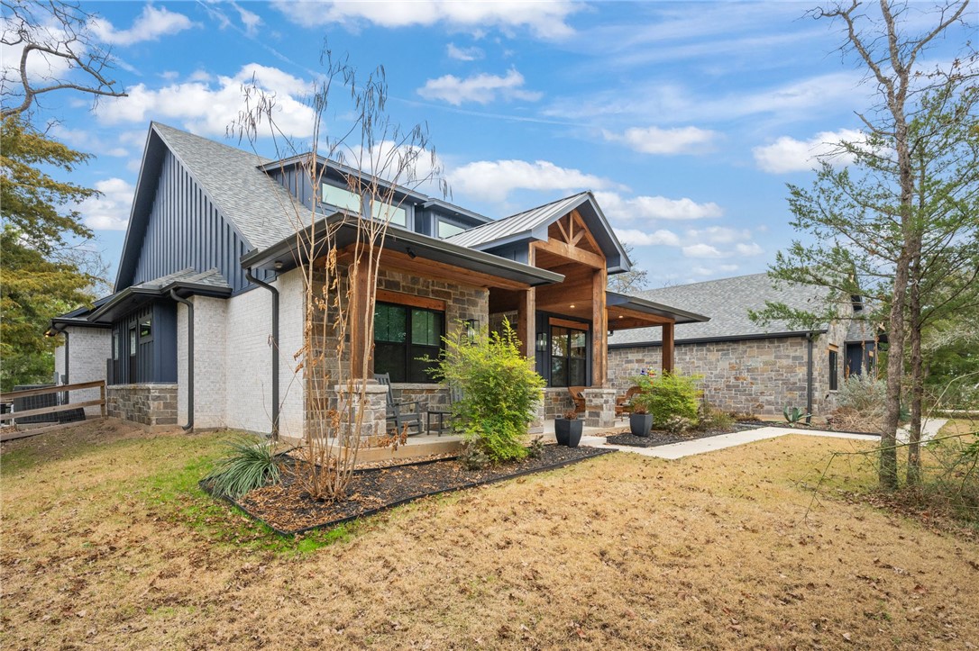 College Station, Texas 77845, United States, 4 Bedrooms Bedrooms, ,4 BathroomsBathrooms,Residential,Pending,2376