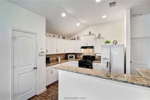 Tiny photo for 208 Boulder Drive, Navasota, TX 77868 (MLS # 26006052)
