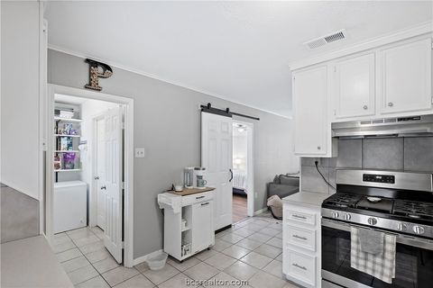 Tiny photo for 804 E 32nd Street, Bryan, TX 77803 (MLS # 26002491)