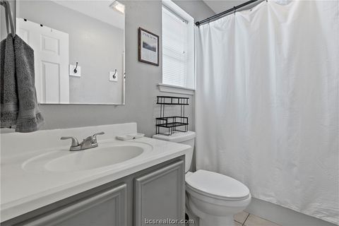 Tiny photo for 804 E 32nd Street, Bryan, TX 77803 (MLS # 26002491)