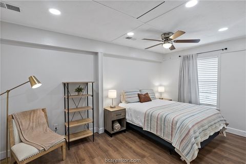 Tiny photo for 804 E 32nd Street, Bryan, TX 77803 (MLS # 26002491)