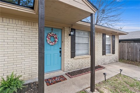 Tiny photo for 804 E 32nd Street, Bryan, TX 77803 (MLS # 26002491)
