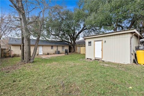Tiny photo for 804 E 32nd Street, Bryan, TX 77803 (MLS # 26002491)