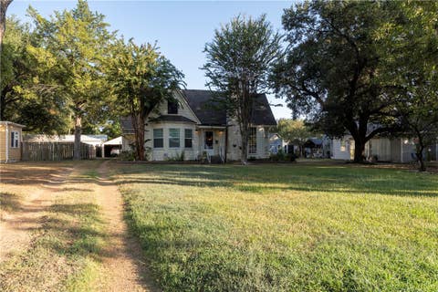 Tiny photo for 205 Barton Street, Hearne, TX 77859 (MLS # 26010336)