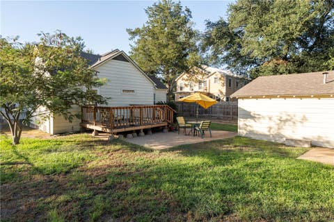 Tiny photo for 205 Barton Street, Hearne, TX 77859 (MLS # 26010336)