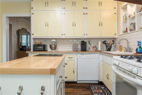 Tiny photo for 205 Barton Street, Hearne, TX 77859 (MLS # 26010336)