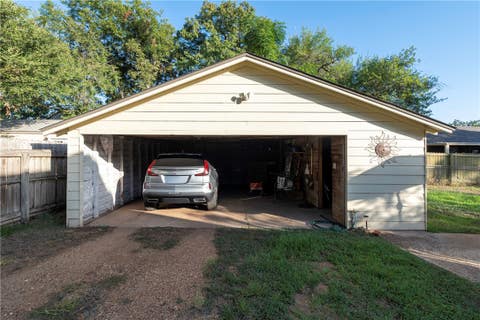 Tiny photo for 205 Barton Street, Hearne, TX 77859 (MLS # 26010336)