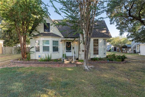 Tiny photo for 205 Barton Street, Hearne, TX 77859 (MLS # 26010336)