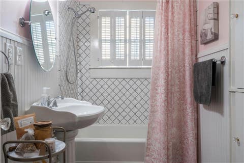 Tiny photo for 205 Barton Street, Hearne, TX 77859 (MLS # 26010336)