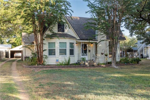 Tiny photo for 205 Barton Street, Hearne, TX 77859 (MLS # 26010336)