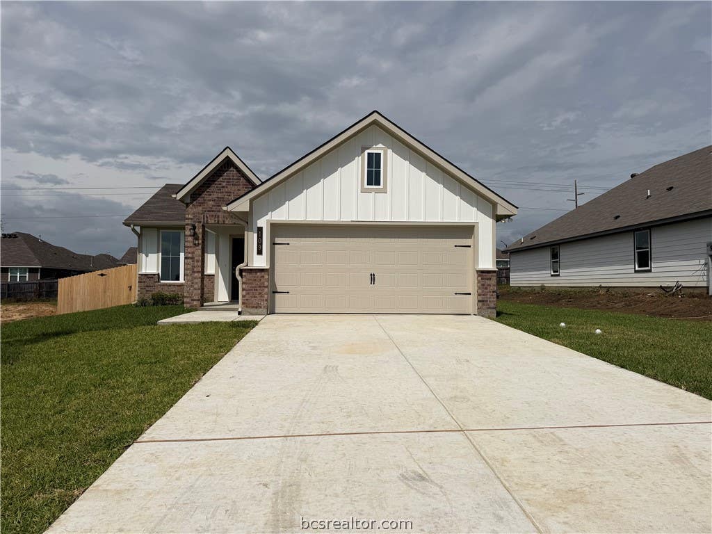 Photo of 109 Womble Loop, Caldwell, TX 77836 (MLS # 26008594)
