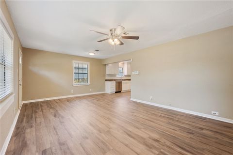 Tiny photo for 231 Moss Street, Bryan, TX 77803 (MLS # 25010569)