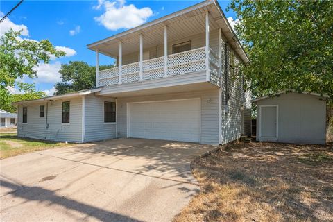 Tiny photo for 231 Moss Street, Bryan, TX 77803 (MLS # 25010569)