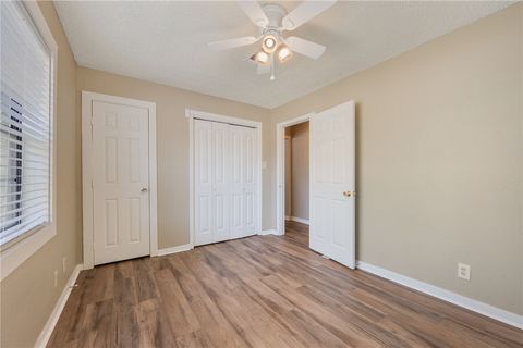 Tiny photo for 231 Moss Street, Bryan, TX 77803 (MLS # 25010569)