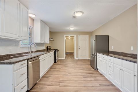 Tiny photo for 231 Moss Street, Bryan, TX 77803 (MLS # 25010569)