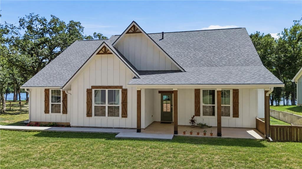 Photo of 624 County Road 3674, Marquez, TX 77865 (MLS # 26008836)
