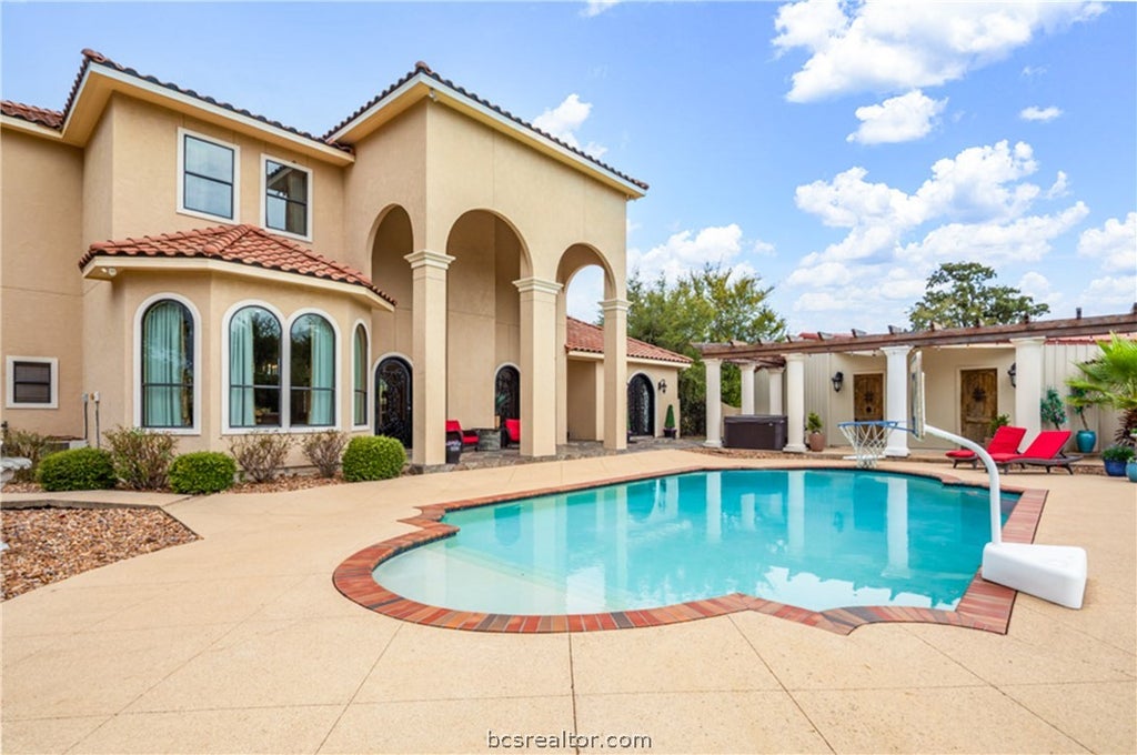 Photo of 17674 Saddle Creek Drive, College Station, TX 77845 (MLS # 26011008)