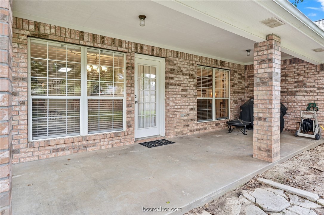 College Station, Texas 77845, United States, 3 Bedrooms Bedrooms, ,2 BathroomsBathrooms,Residential,Pending,46196