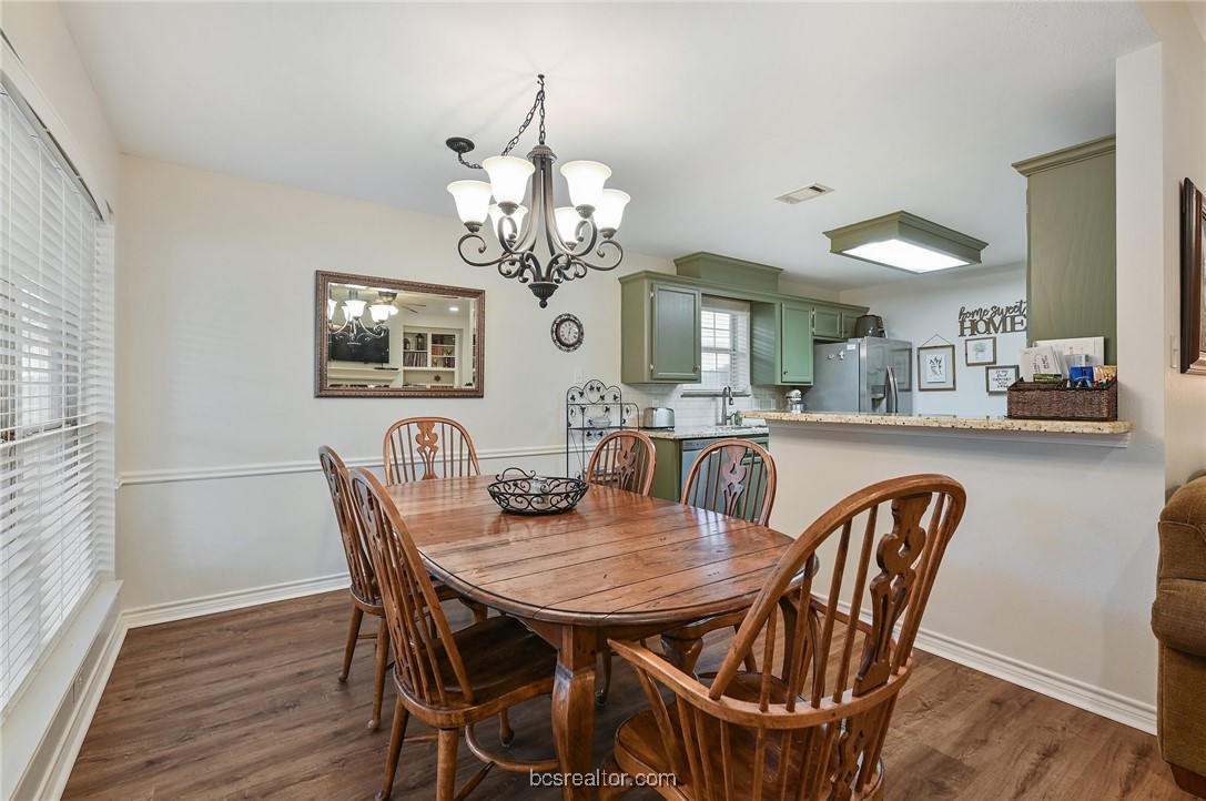 College Station, Texas 77845, United States, 3 Bedrooms Bedrooms, ,2 BathroomsBathrooms,Residential,Pending,46196