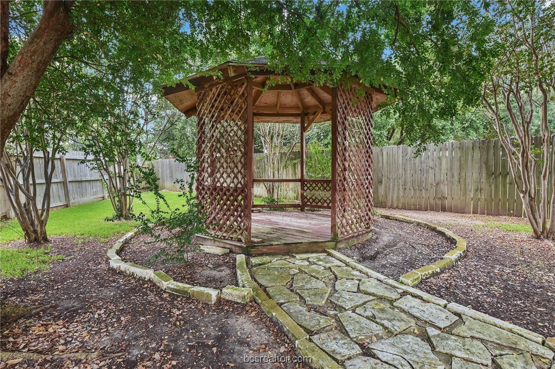 College Station, Texas 77845, United States, 3 Bedrooms Bedrooms, ,2 BathroomsBathrooms,Residential,Pending,46196