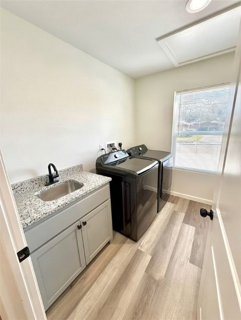 Tiny photo for 1704 N Hoover Ave, Cameron, TX 76520 (MLS # 26000726)