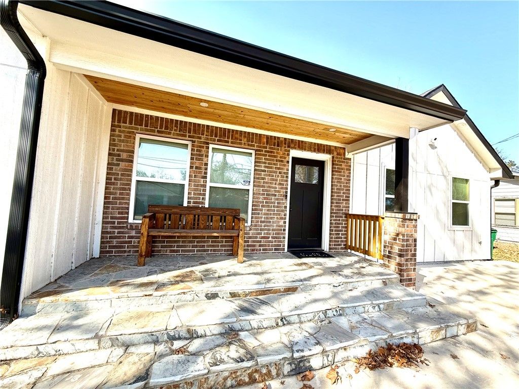 Photo of 1704 N Hoover Ave, Cameron, TX 76520 (MLS # 26000726)